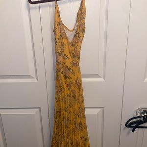 Aritzia Wilfred Beaune Pleated Midi Dress XS - never worn out
